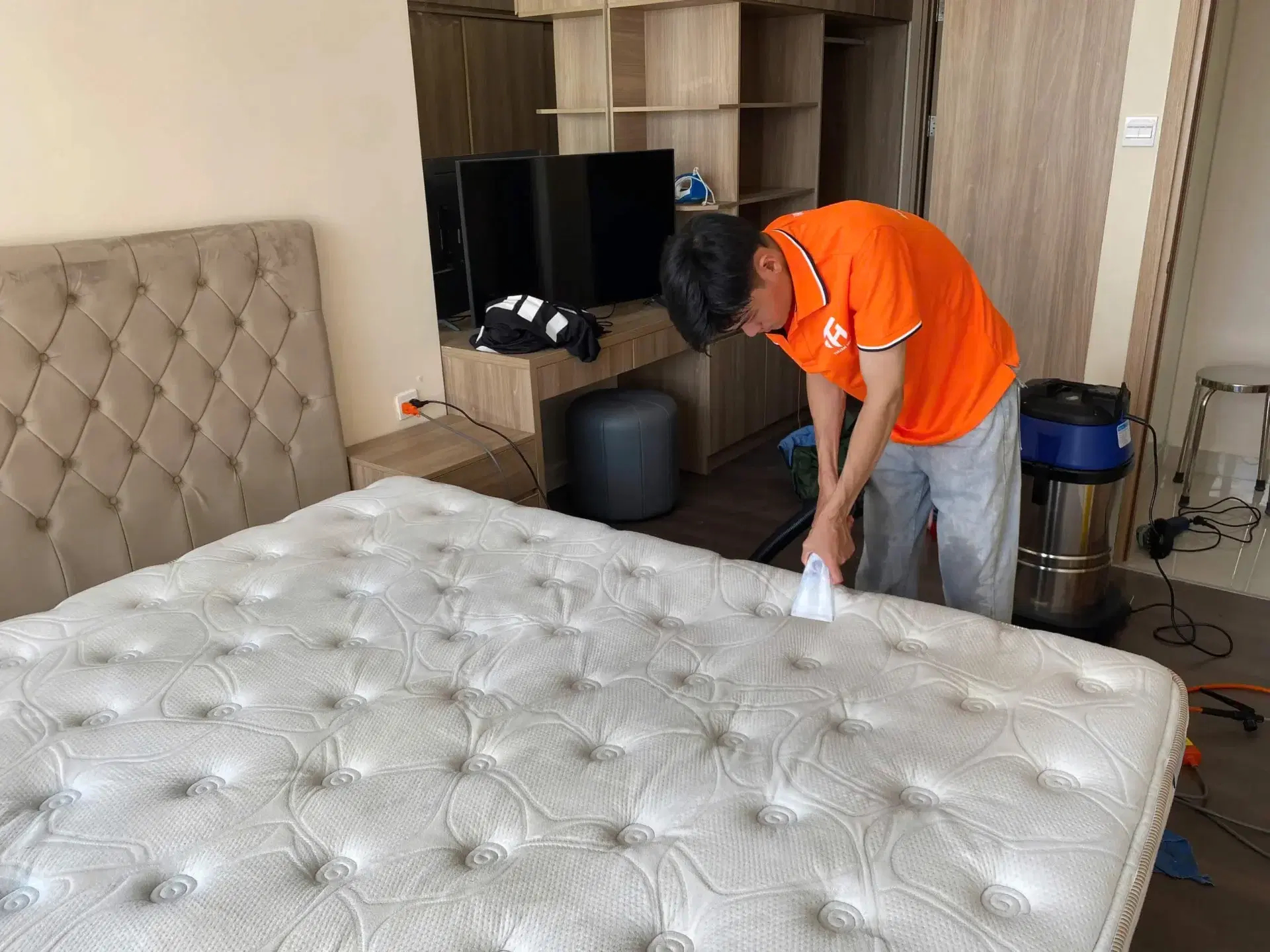 Spring mattress cleaning